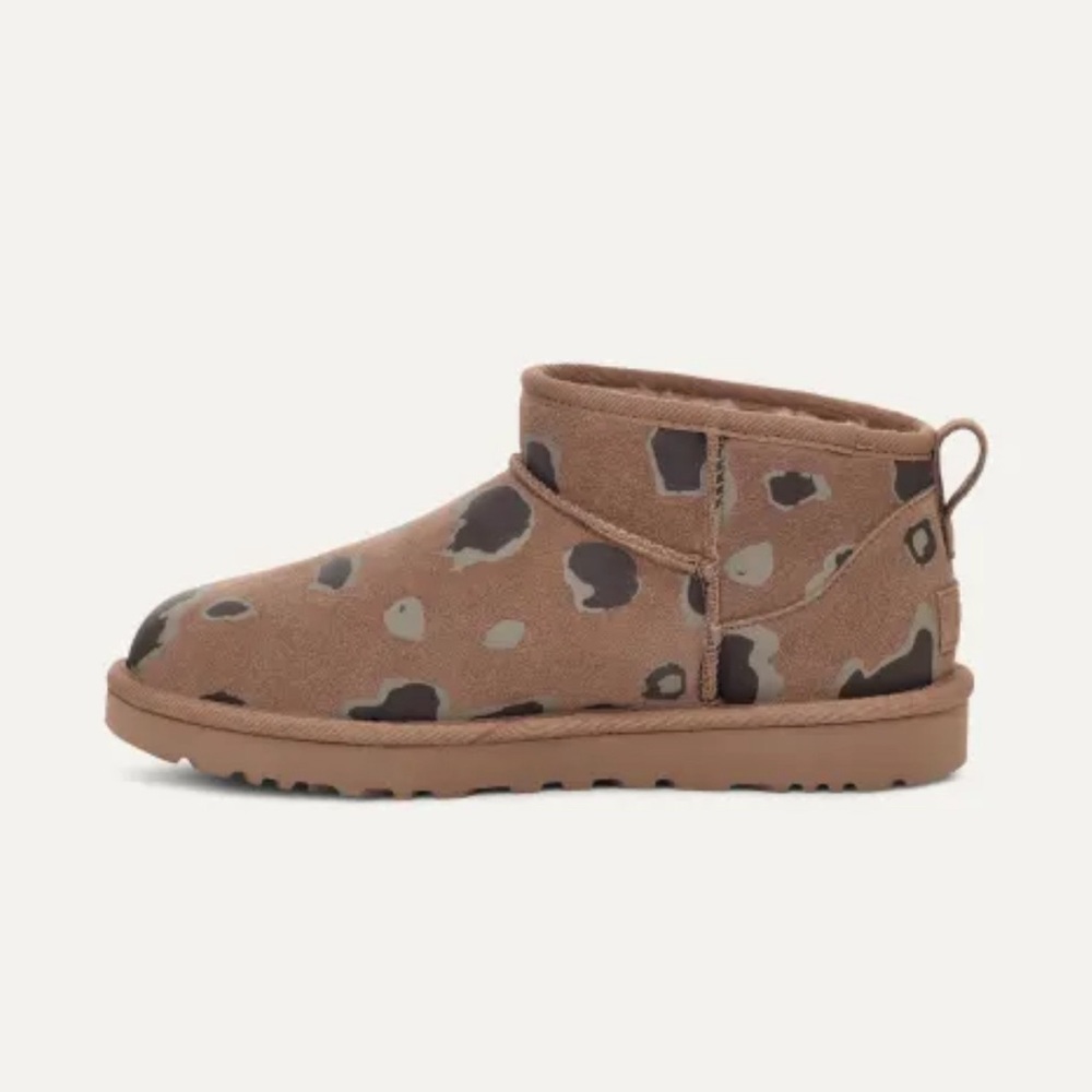 Classic LIMITED ADDITION Ugg Ultra Mini Appaloosa Leopard Boots Size 8